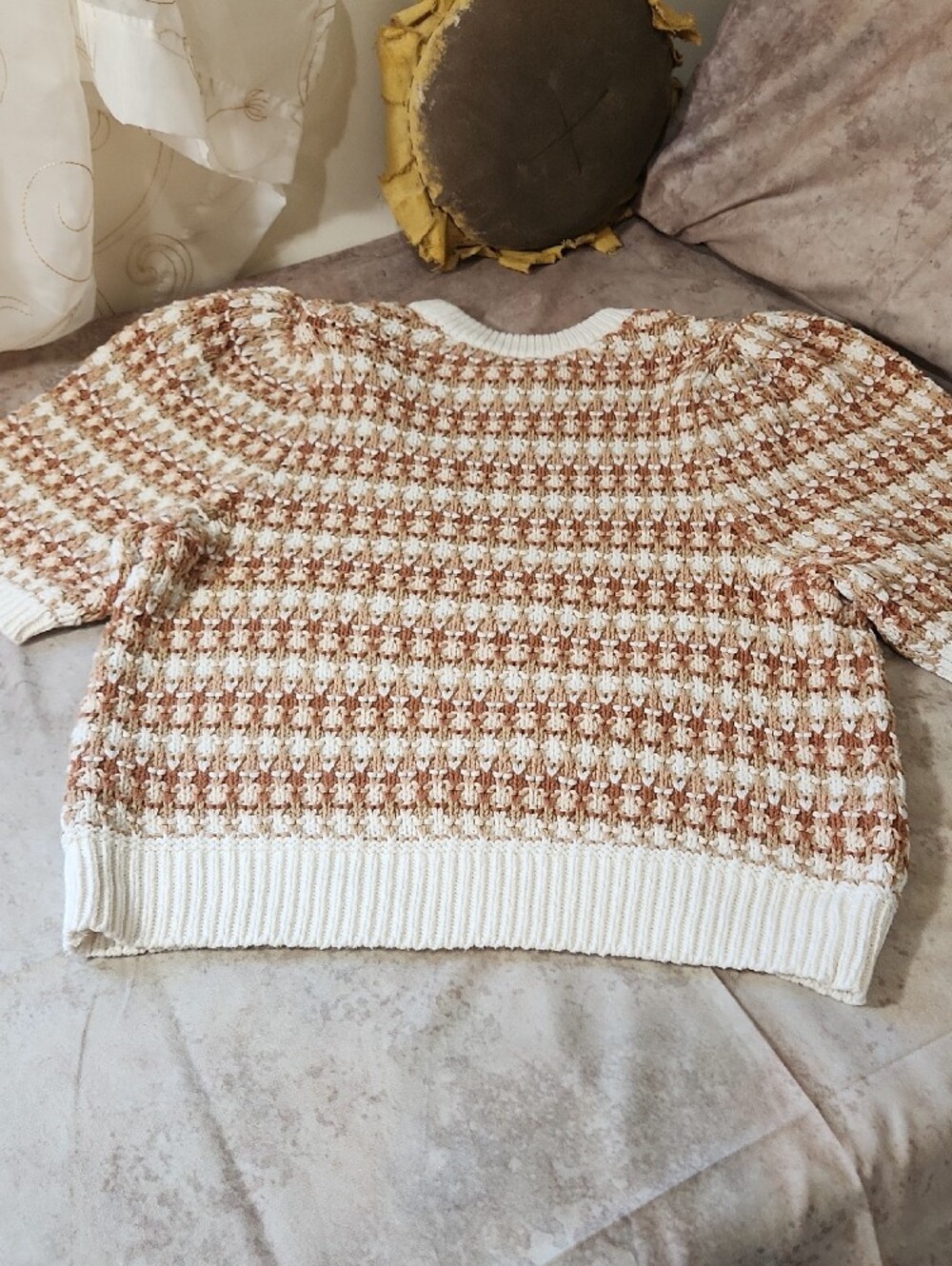 Universal Thread Cream and Brown Houndstooth Crewneck Sweater - Picture 10 of 11